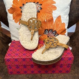 TORY BURCH CLOUD SHEARLING LEATHER MILLER SANDALS NATURAL CORK VGUC SZ 8M